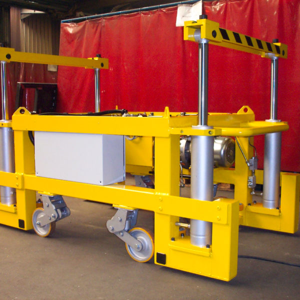 Pits' mobile lifts : SEFAC, mobile column and pits' mobile lifts